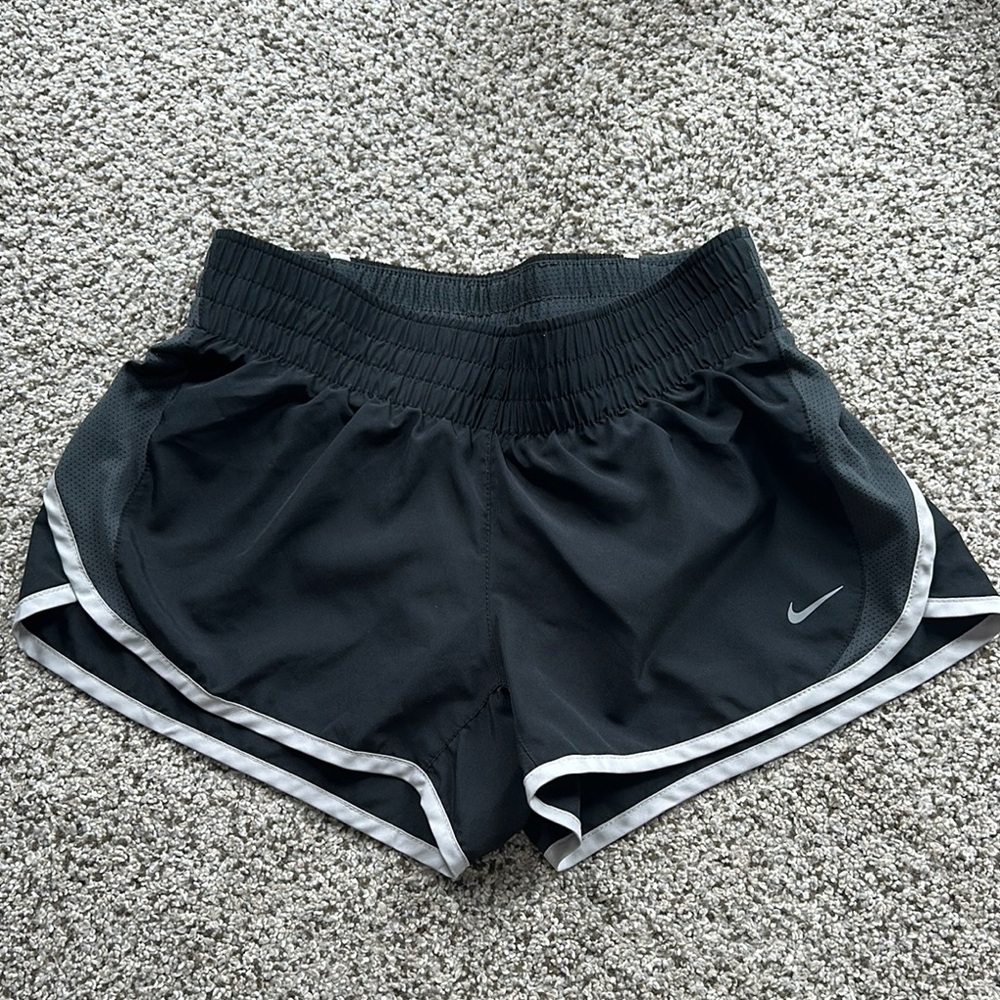 Nike Women’s Black Running Shorts with Gray Accents Size Small EUC